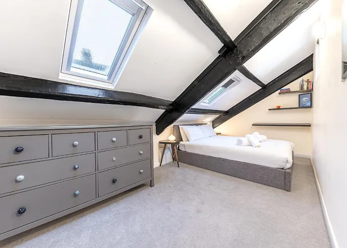 Town Centre Property Convenient For The Fells