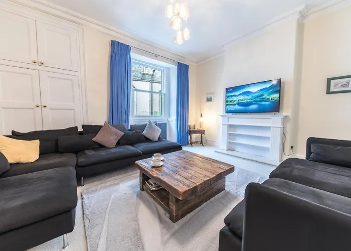 Town Centre Property Convenient For The Fells